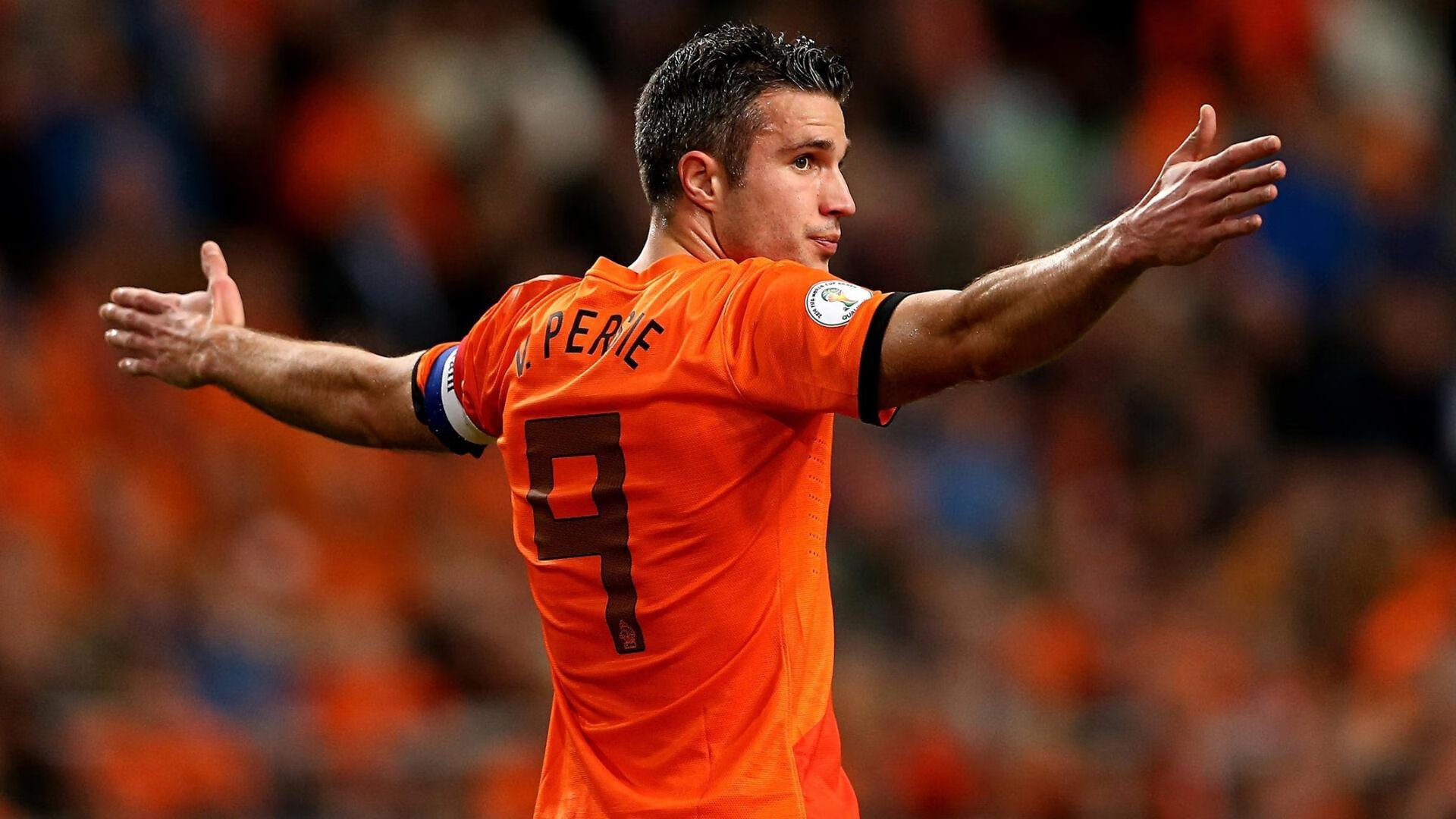 姆巴佩连续十二场比赛得分超过持续失利，FPX不断突破！观众掌声雷动(姆巴佩与巴黎关系破裂)